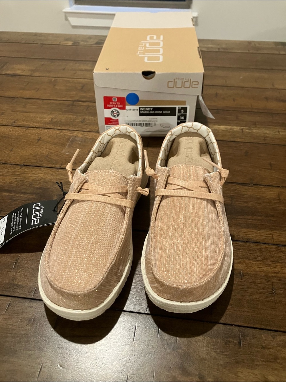 Hey Dude Kids Slip-On Sneakers in Sparkling Blush Sz 5 - Picture 1 of 5